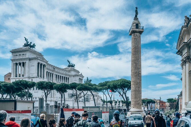 10 Wonders of Rome in 3 hrs - Stop 4: Passing Pontifical Gregorian University (Jesuit Roots)