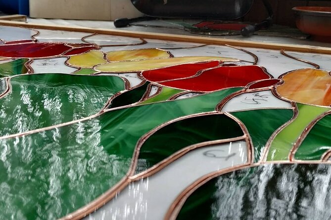 2/3 Hours Art Stained Glass Course in Trastevere - First impressions: finding Via Corsini’s quiet studio