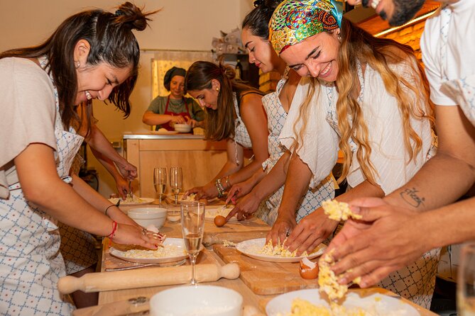 2-in-1 Pasta and Tiramisu Cooking Masterclass in Rome - Drinks are included, and they shape the pacing
