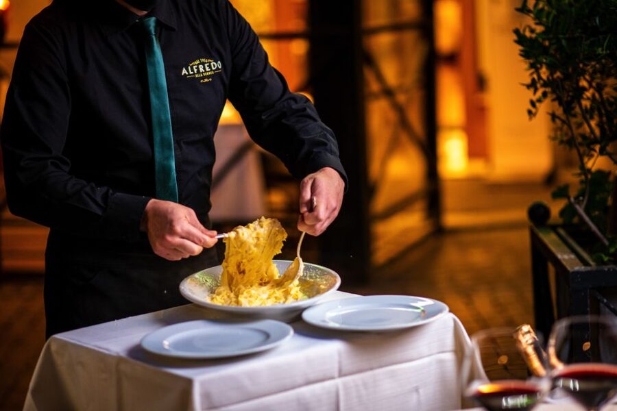 Alfredo alla Scrofa Restaurant in Rome: Eat Like a Star - Who Should Book This, and Who Should Skip It