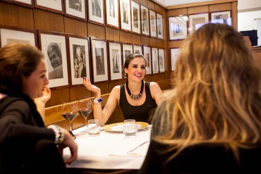 Alfredo alla Scrofa Restaurant in Rome: Eat Like a Star - Service, Atmosphere, and the Star-Table Factor