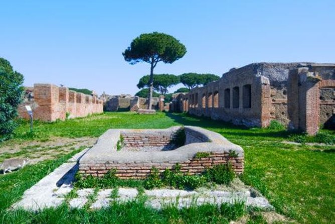 Ancient Ostia Antica Semi-Private Day Trip from Rome by Train with Guide - The 2.5-Hour Walk: Decumanus Maximus and the City’s Core