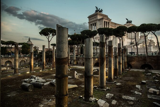 Ancient Rome's Ultimate Night Walk - Piazza Venezia: Italian unification in a monument-sized story
