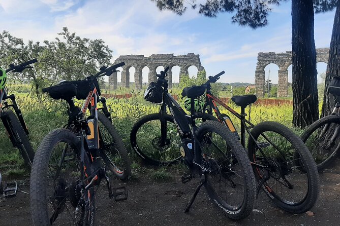 Appian Way Aqueducts Bike Tour (Catacombs & Lunch Option) - Parco degli Acquedotti and aqueduct engineering: lunch stop that actually fits