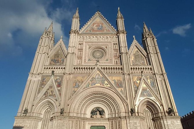 Assisi and Orvieto from Rome: Enjoy a Day in Umbria, Private Tour - Stop 2: Basilica di Santa Chiara and the Assisi center connection
