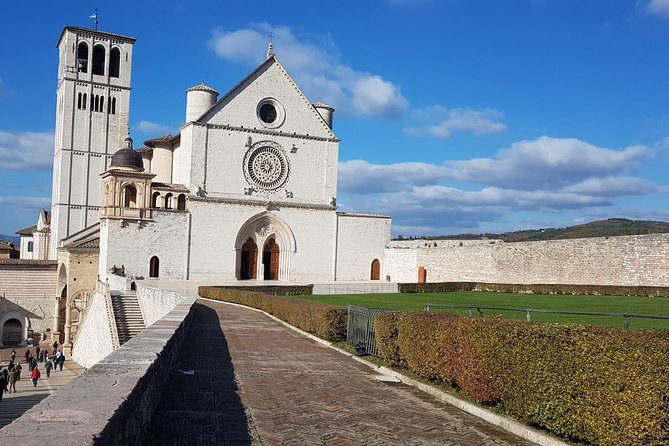 Assisi and Orvieto from Rome: Enjoy a Full-Day Small-Group Tour - Stop 2: Santa Chiara Basilica—quiet intensity, short visit