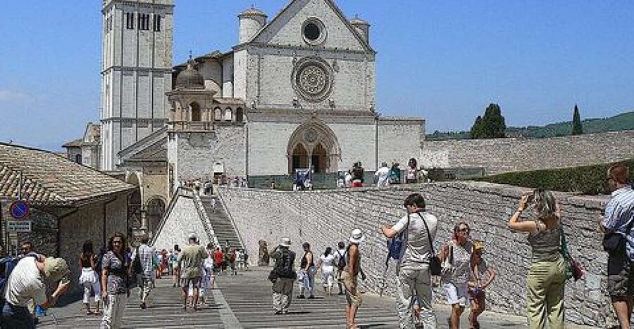 Assisi & Orvieto Day Trip from Rome - Price and logistics: paying for a guided, long haul