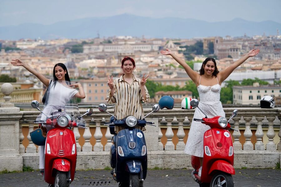 Authentic Rome Vespa Tour /See the Eternal City Like a Local - The 1–2 Hour Flow: Photo Stops, Scenic Drives, and Guided Bits