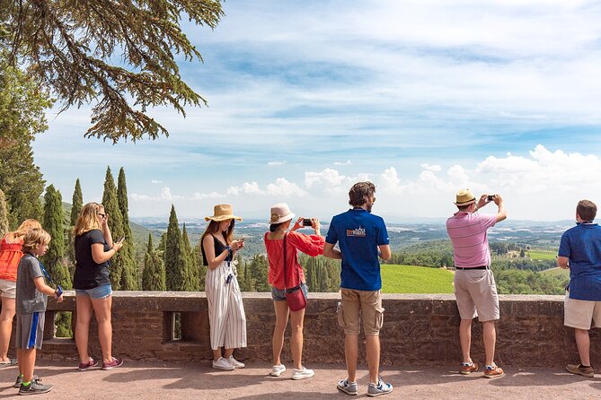 Bagnoregio & Orvieto Day Trip from Rome with Wine Tasting & Lunch - Getting Out of Rome Early: Piazza del Popolo and a Comfy Ride