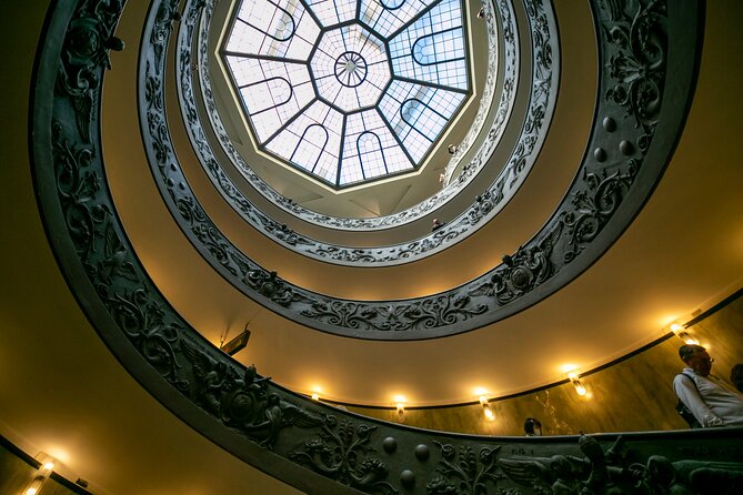 Best of Rome in a Day Private Guided Tour Including Vatican, Sistine Chapel, and Colosseum - Lunch window and the Government District: where Rome feels like a functioning city
