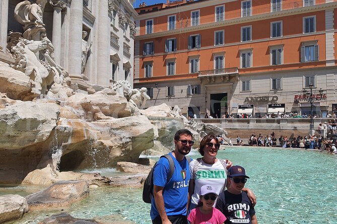 Best of Rome Spanish Steps Trevi Fountain Pantheon Tour for Kids - Meeting at Via Condotti 86 and starting with snacks