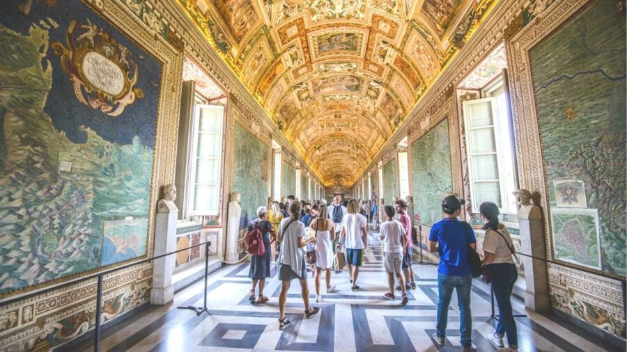 Best of the Vatican: Fast Track Highlights - The Pace, Crowd Control, and Why Your Guide Matters More Than You Think