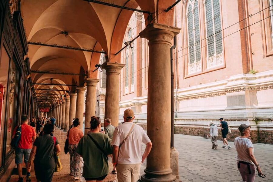 Bologna: Small-Group Tour with the Historic Archiginnasio - How the 2-Hour Pace Works (and Where to Stand)