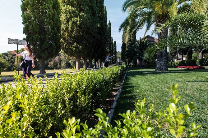 Catacombs and Appian way Tour - Guides, headsets, and group size: what to expect day-of
