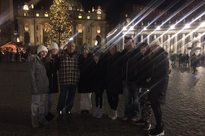 Celebrate Christmas in Rome - Small Group Walking Tour - From Spanish Steps to Via dei Condotti: holiday lights meet real street life