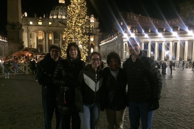 Celebrate Christmas in Rome - Small Group Walking Tour - Pantheon area at Christmas: lights, columns, and an easy time to soak it in