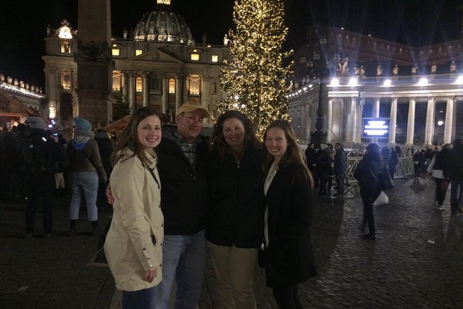 Celebrate Christmas in Rome - Small Group Walking Tour - Piazza Navona: Christmas markets, fountains, and roasted-chestnut vibes
