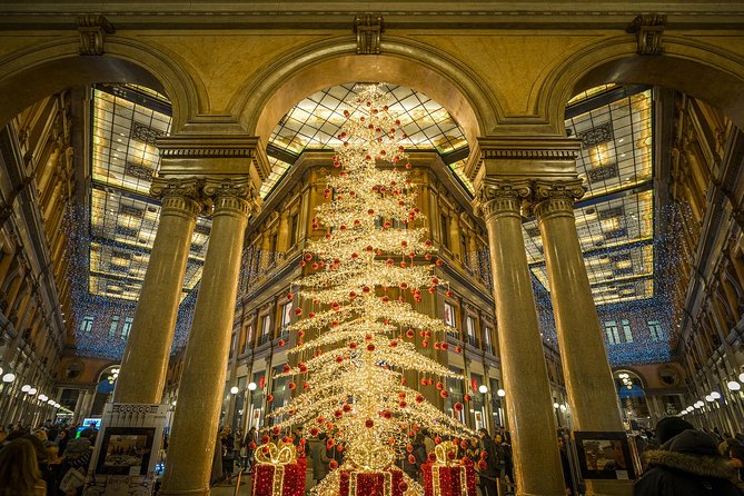 Celebrate Christmas in Rome - Small Group Walking Tour - Finding your guide at Piazza di Spagna (Babingtons Tea Room area)
