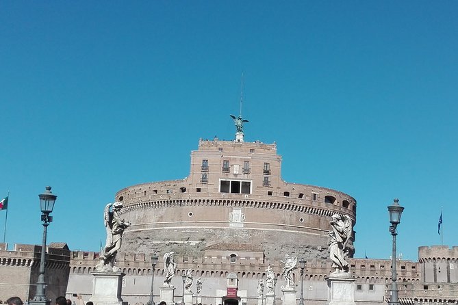 City walk through Spanish steps, Trevi fountain, Pantheon, Navona, Angel Castle - Trevi Fountain plus Piazza Colonna: myth and modern power in one stretch