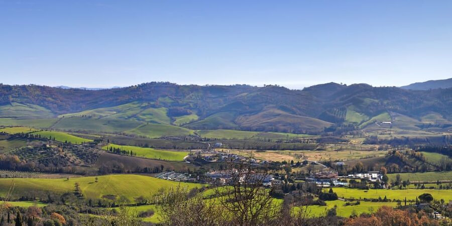 Civitavecchia: Tuscany Full-Day Guided Trip w/Wine Tasting - Pitigliano, the Little Jerusalem: Tufo Streets, Palaces, and Viewpoints