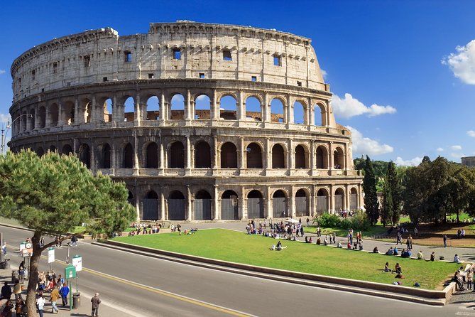 Colosseum and Ancient Rome Private Guided Tour - Entering the Colosseum: Flavian engineering and the gladiator moment