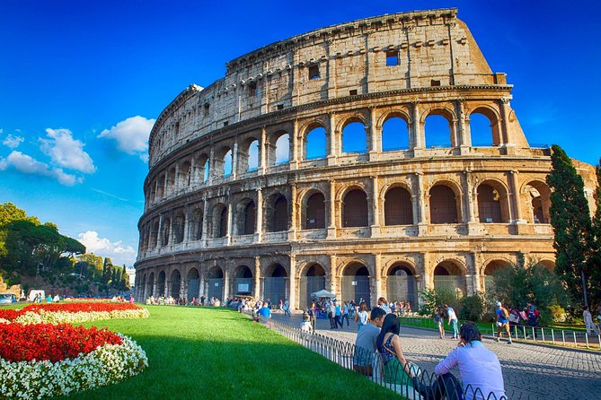 Colosseum Arena tour with Roman Forum and Cesar's Palace - Palatine Hill (Caesar’s Palace): where Rome grew