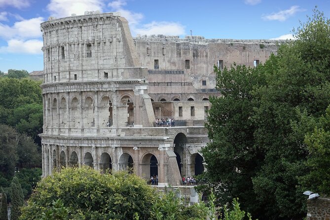 Colosseum Exclusive Semi-Private Tour- Up To 6 People - Entering the Colosseum: reservation access and what the guide puts into context