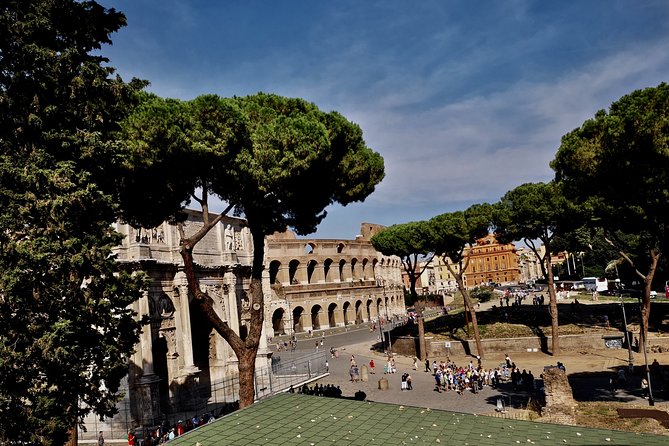 Colosseum Express Tour - Language, Pace, and Crowd Management Tips