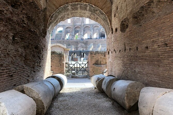 Colosseum: Gladiator’s Gate and Arena Floor Experience - Meet at the Arch of Constantine: the easiest way to start well
