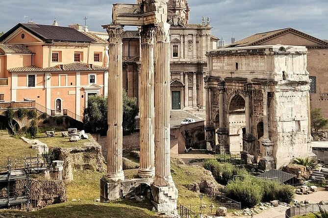 Colosseum Guided Tour with Roman Forum & Palatine Hill Access - The one thing I’d watch for: Colosseum-area confusion