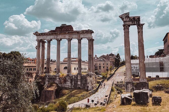 Colosseum Guided Tour with Roman Forum & Palatine Hill - Stop 2: Roman Forum + Julius Caesar’s Tomb
