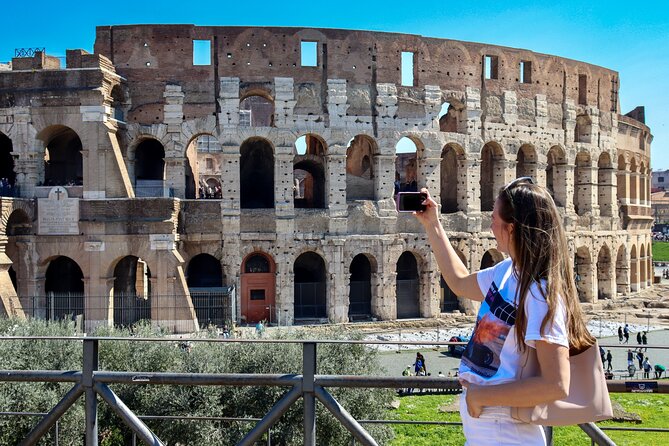 Colosseum Hosted Entry + Audio Guide & Pro Photoshoot (Arena Opt) - Optional Pro Photoshoot Outside the Colosseum (And Why the Timing Matters)