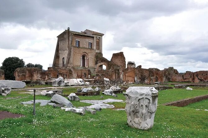 Colosseum, Palatine hill and Roman forum Access with audio guide - Who this pass suits best (and who should consider a guide)