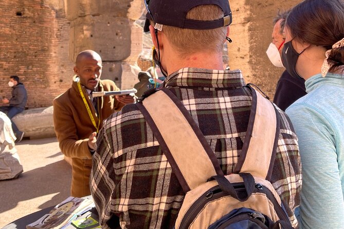 Colosseum, Palatine Hill and Roman Forum Guided Group Tour - Headphones and group size: how this tour stays readable in crowds