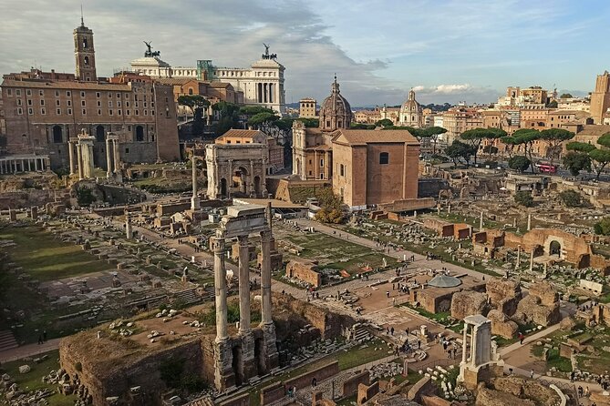 Colosseum, Roman Forum & Palatine Hill - Group Tour - What the guide actually does: headset audio and visual reconstructions