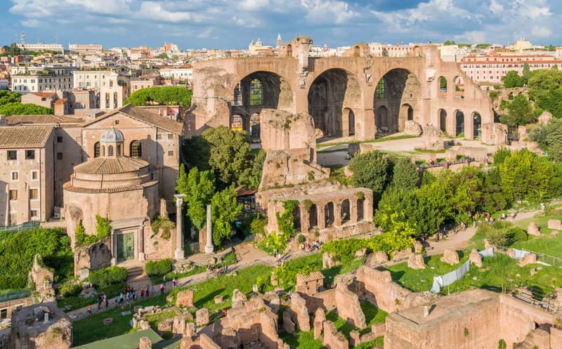 Colosseum with Arena, Roman Forum & Palatine Guided Tour - Guides like Georgia, Katerina, Max, and Mircea: what makes the storytelling work