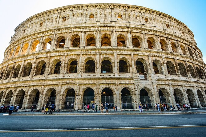 Colosseum with Digital Audioguide and Arena Option - Where the tour really starts: Arch of Constantine check-in