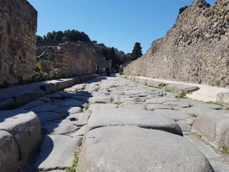 Day Trip from Rome: Explore Pompeii & Sorrento Amalfi Coast - Pompeii with a guide: how the ruins become understandable