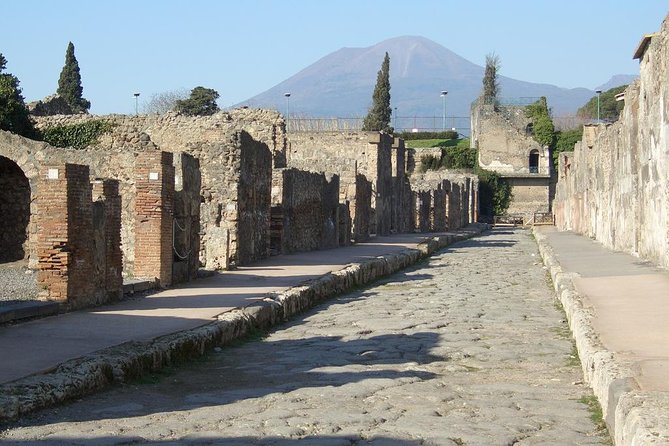 Day Trip to Pompeii, Positano and Amalfi Coast- Semi Private Tour - Positano: how to spend your hour without feeling lost