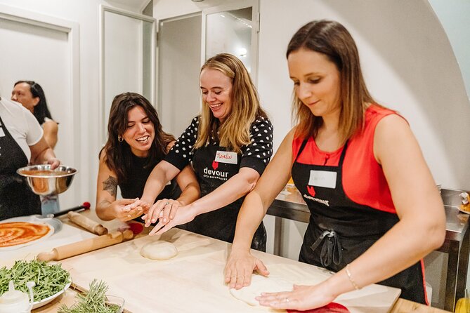 Devour Rome Wine & Pizza Making Class in Trastevere Neighborhood - Spritz session first: aperitivo skills you’ll actually use