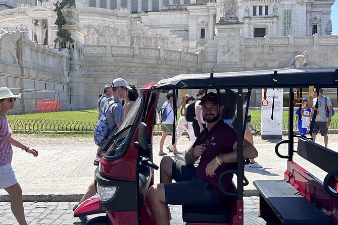 E-Tuk Tour: Highlights of Rome - Stop 6: The Rome Ghetto—history you can walk through