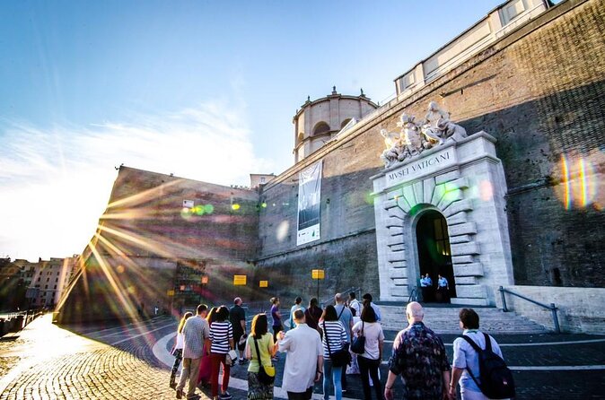 Early Morning Vatican, Sistine, St. Peter's Semi or Private Tour - Early Arrival at Viale Vaticano: Why Meeting Point Matters
