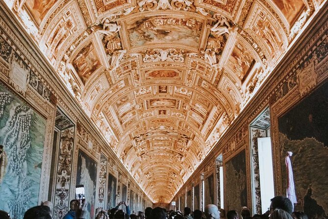 Early Vatican Museums and Sistine Chapel guided Small group Tour - Meeting at Via Tunisi: arrive early, expect a crowd, stay calm