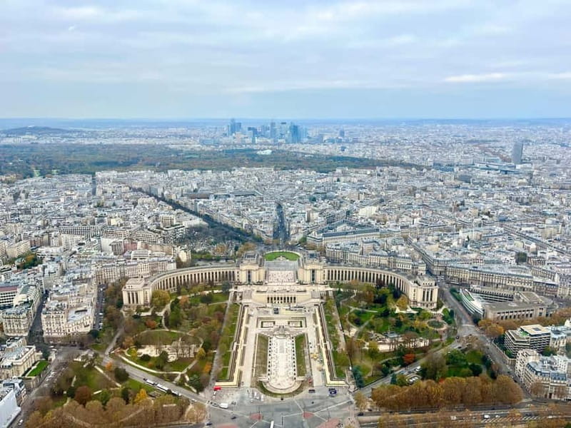 Eiffel Tower: Ticket to Summit or 2nd Floor by Elevator - FAQ