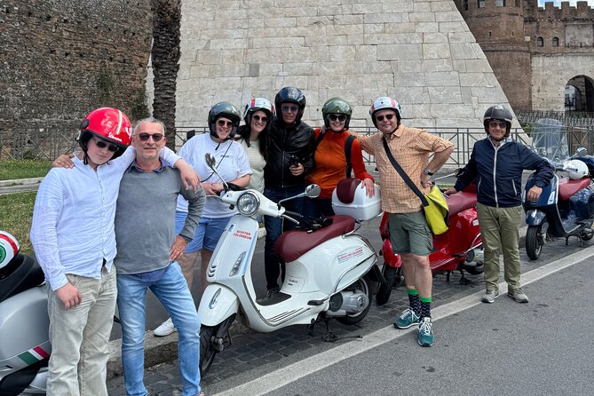 English: Vespa Tour Rome- Experience like a Roman - Meeting at Centro Moto Colosseo: where your tour begins and ends