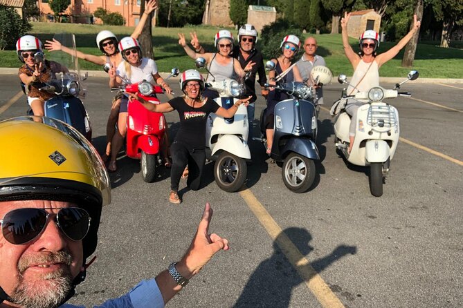 English: Vespa Tour Rome- Experience like a Roman - Giardino degli Aranci: 15 minutes of real viewpoint magic