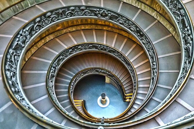Evening Guided Tour Vatican Museum, Sistine Chapel & Rafael Rooms - Entering the Vatican Museums: More Than Just Hallway Walking