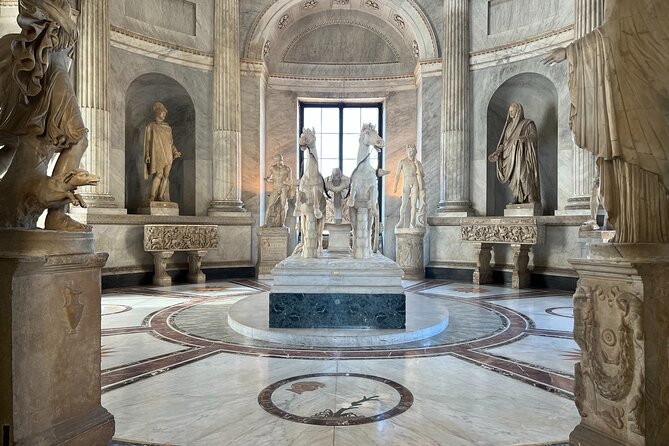 Exclusive First Access Vatican Tour with Skip the Line Basilica - St. Peter’s Square and Basilica Access: Skip the Lines, Then Go Independent