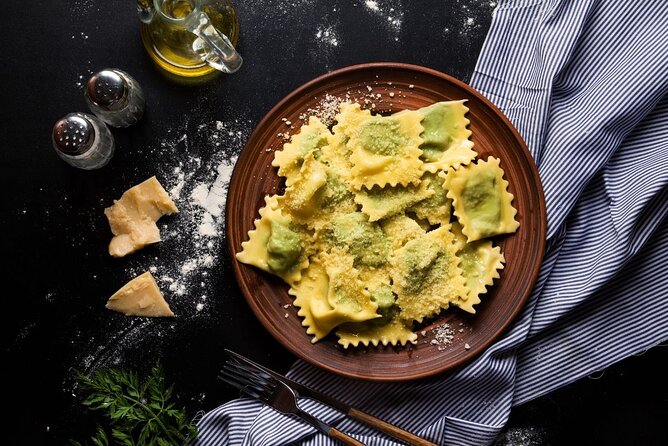 Fettuccine Pasta Cooking Class in Rome City Center - The Meal Break While the Kitchen Finishes Your Dish