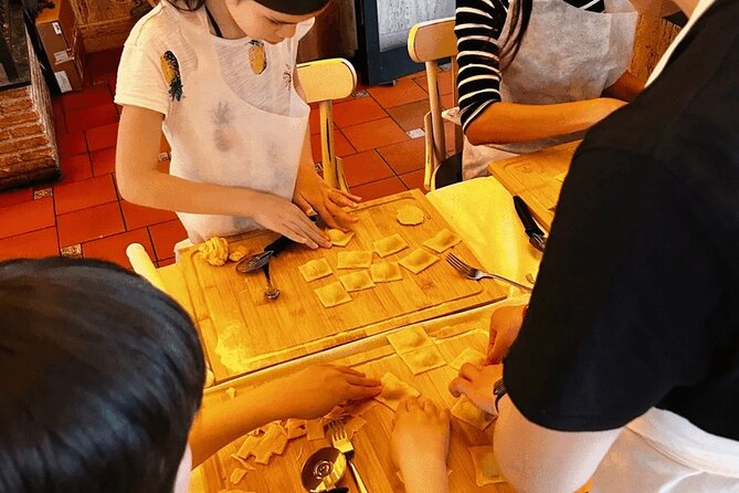 Fettuccine Pasta Cooking Class in Rome City Center - Meeting Rome’s Food Teachers: What You Learn From the Instructors